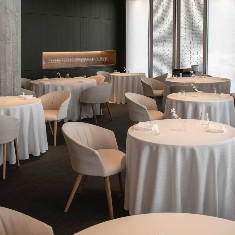 Mobiliario contract Restaurante Messina – Marbella