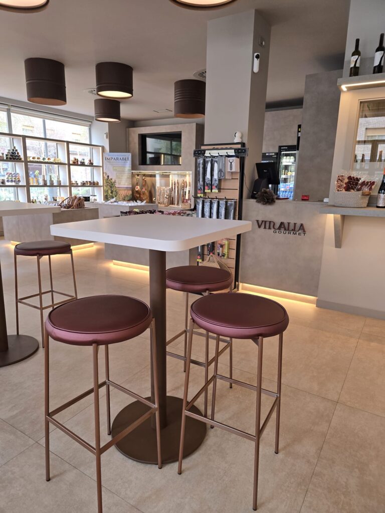 Mobiliario contract VITUALLA GOURMET (Madrid)